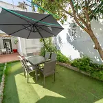 Homeholidaysrentals Arlene Nyaraló *