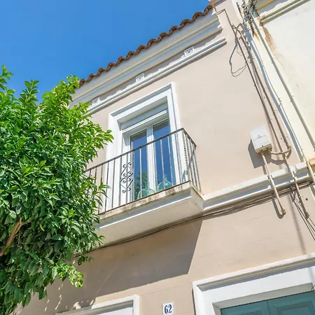 Homeholidaysrentals Arlene *